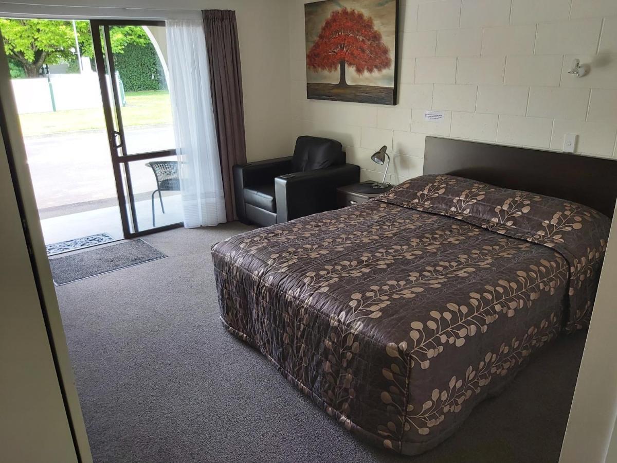 Matador Motel Carterton Екстериор снимка